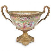 ANTIQUE CHINESE ROSE MEDALLION