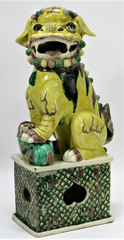 ANTIQUE CHINESE SANSAI GLAZE FOO