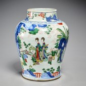ANTIQUE CHINESE WUCAI PORCELAI