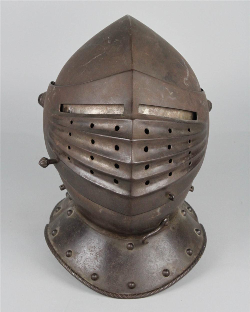 ANTIQUE CLOSE ''KNIGHT'S'' HELMET
