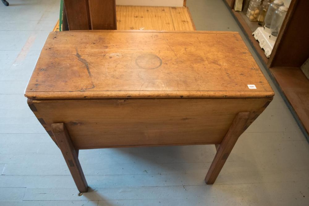ANTIQUE COVERED DOUGH BOX ON