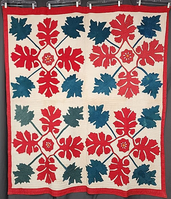 Antique Crown of Leaves Quilt