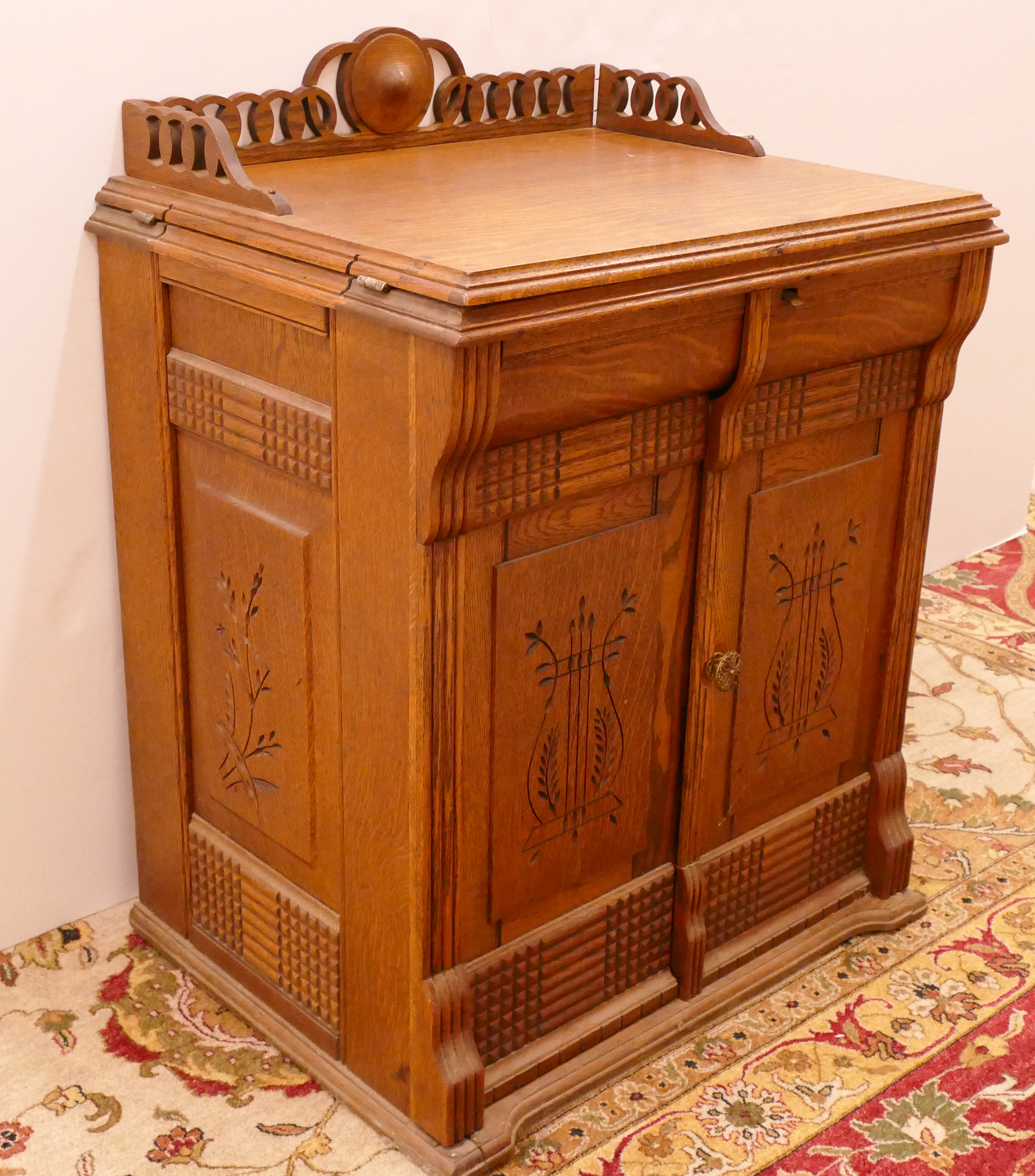 Antique Damascus Oak Case Sewing