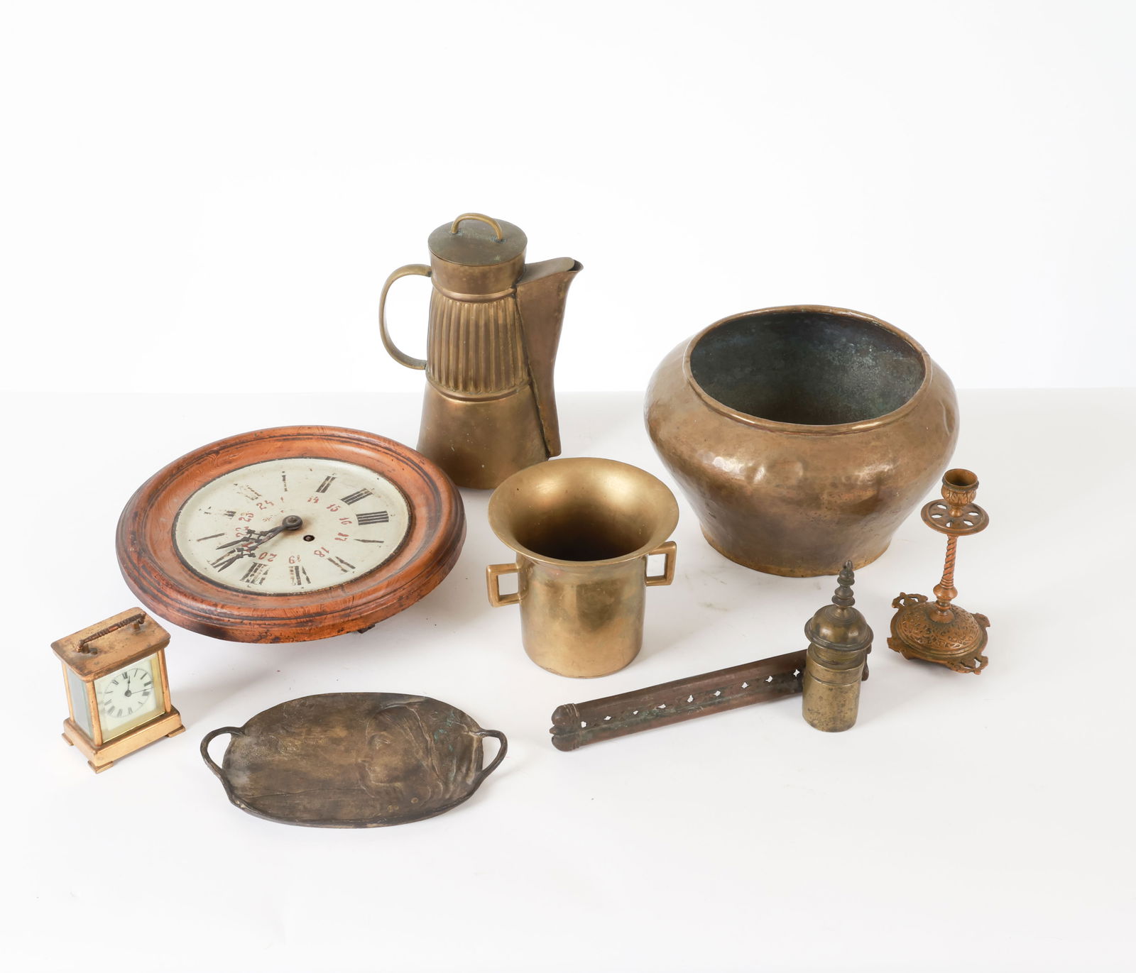 ANTIQUE DECORATIVE GROUPING INLC.