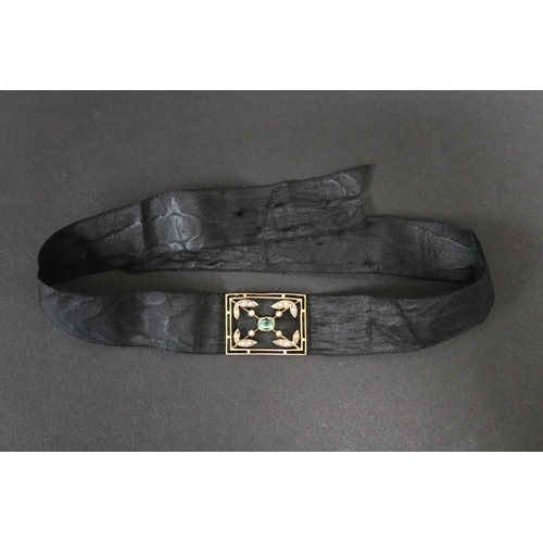 Antique Edwardian 9ct gold green