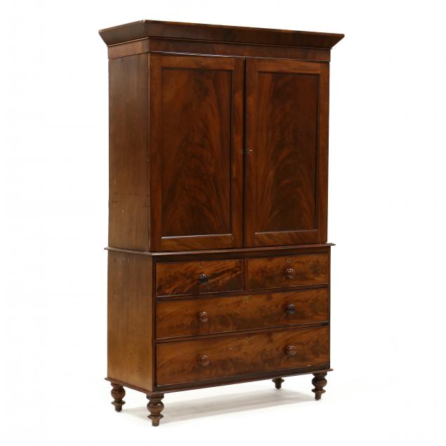 ANTIQUE ENGLISH MAHOGANY LINEN