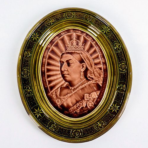 ANTIQUE ENGLISH MAJOLICA QUEEN