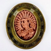 ANTIQUE ENGLISH MAJOLICA QUEEN