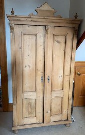 ANTIQUE ENGLISH PINE PETITE TW