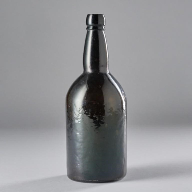 ANTIQUE ENGLISH WINE BOTTLEAn