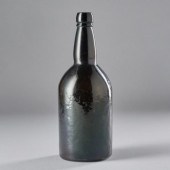 ANTIQUE ENGLISH WINE BOTTLEAn
