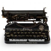 ANTIQUE ERIKA PORTABLE TYPEWRI