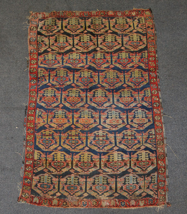 Antique estate rug. 5' x 3' 5".
