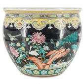 ANTIQUE FAMILLE NOIRE PORCELAI