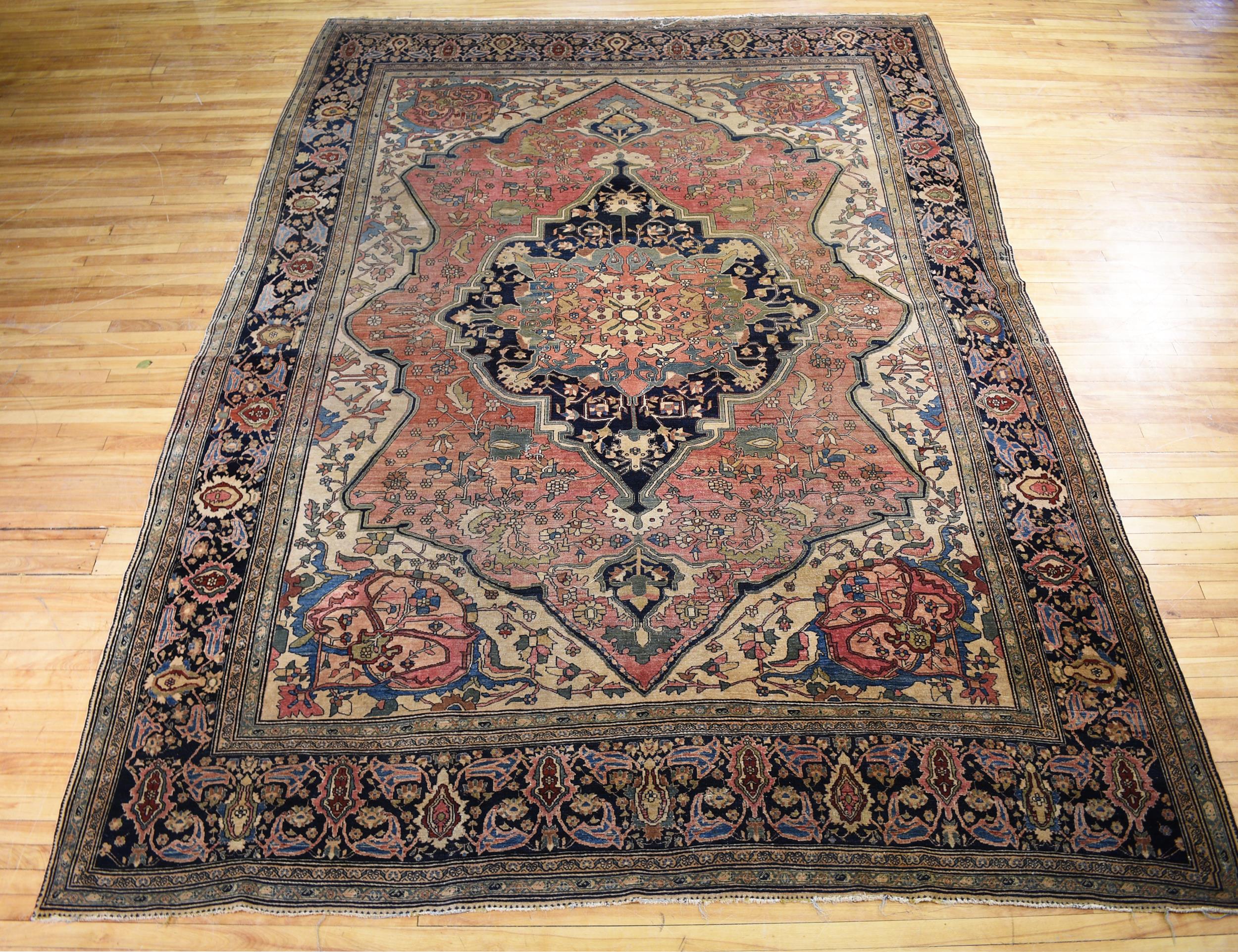 ANTIQUE FARAHAN SAROUK ORIENTAL