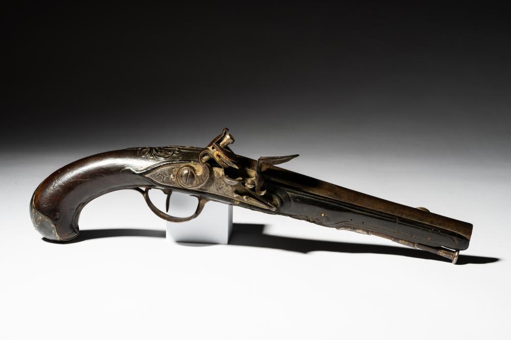 ANTIQUE FLINTLOCK PISTOLAntique