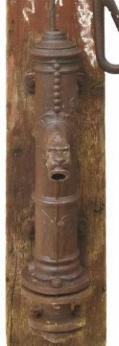 ANTIQUE FRENCH CAST IRON WATER