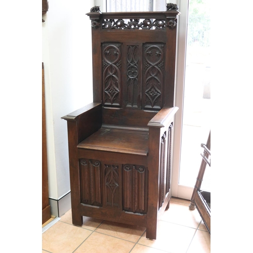 Antique French Gothic style hall