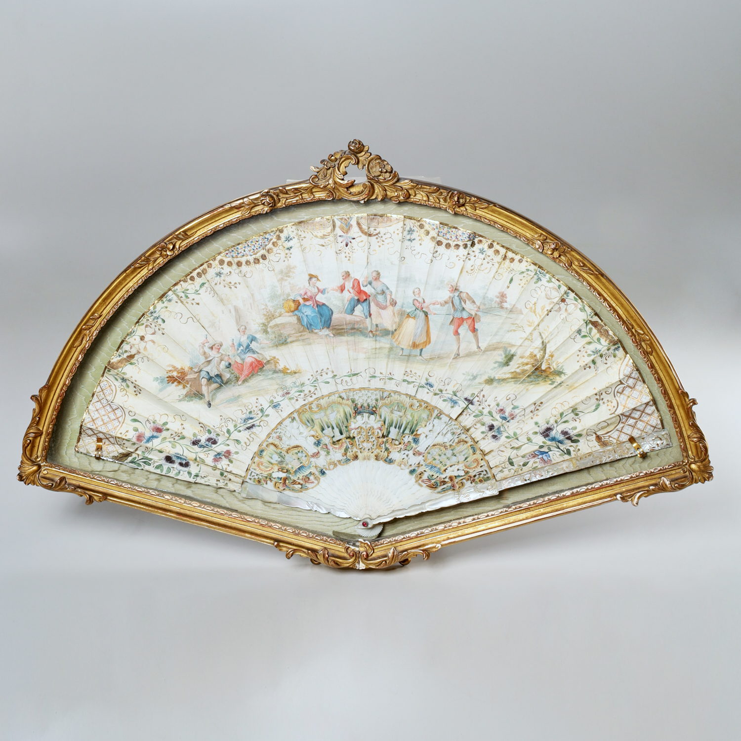 ANTIQUE FRENCH HAND PAINTED FAN,