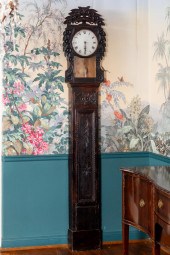 ANTIQUE FRENCH PROVINCIAL CARV
