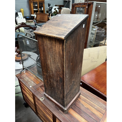 Antique French rustic baguette box,