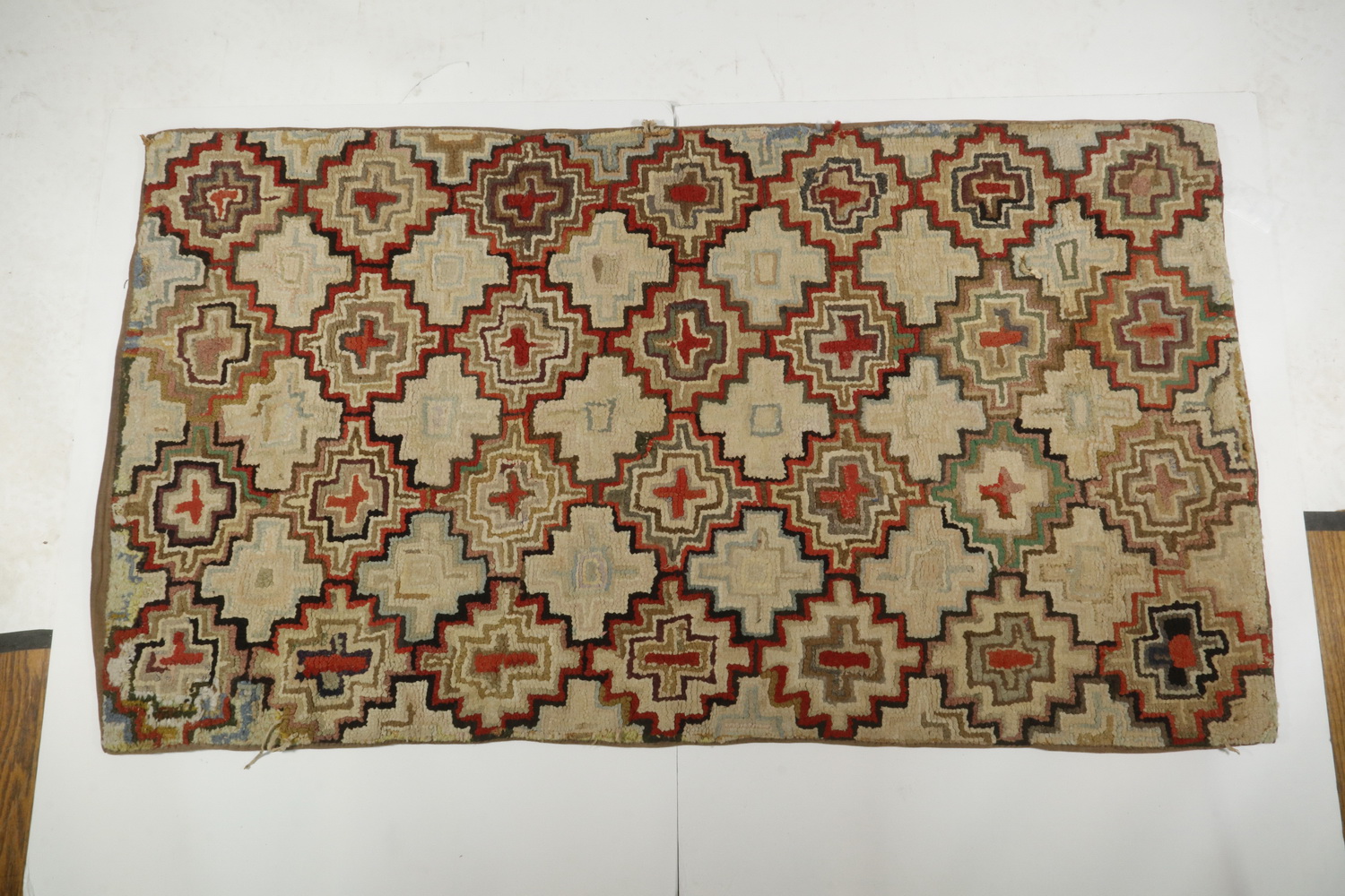 ANTIQUE GEOMETRIC PATTERN HOOKED