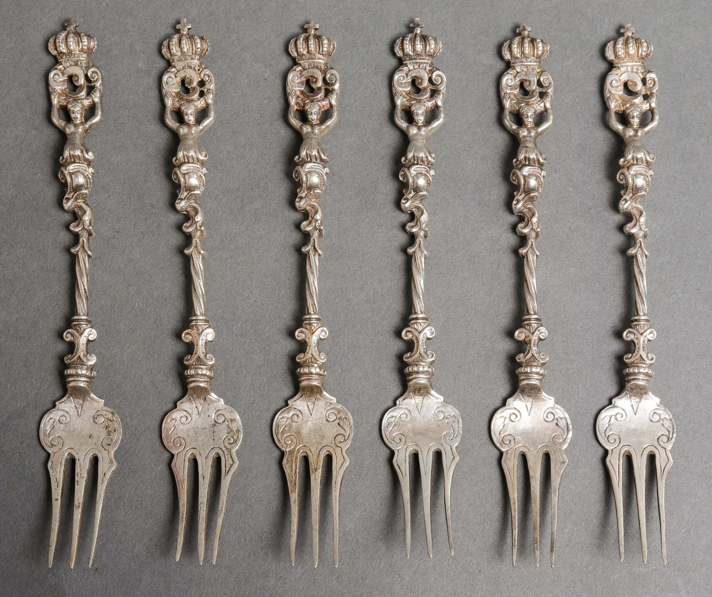 ANTIQUE GEORGIAN HERALDIC FORKS,