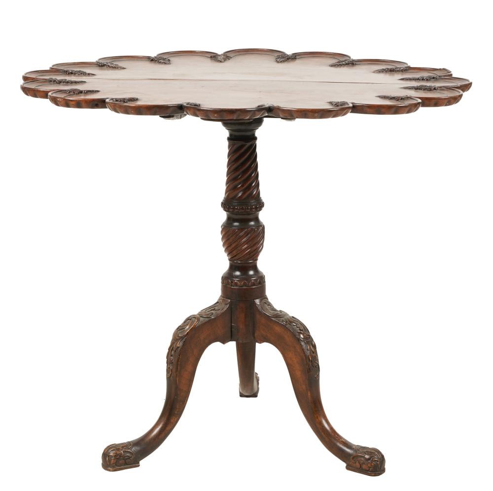 ANTIQUE GEORGIAN-STYLE CARVED