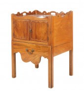 ANTIQUE GEORGIAN-STYLE MAHOGAN