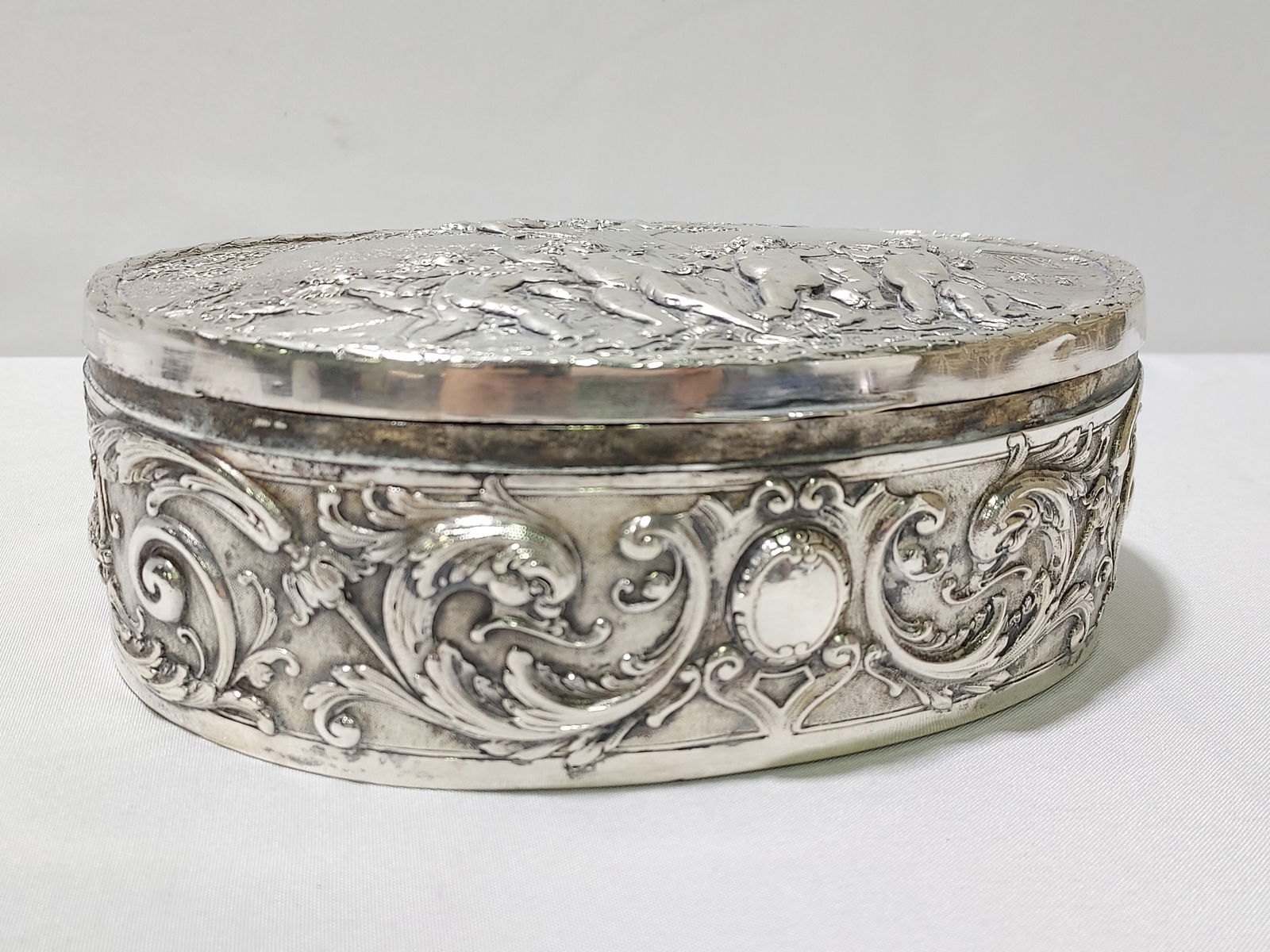 ANTIQUE GERMAN EMBOSSED 800