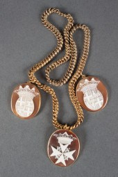 Antique gold and shell cameo p