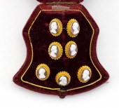 ANTIQUE GOLD AND SHELL CAMEO M