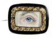 ANTIQUE GOLD LOVER'S EYE BROOC