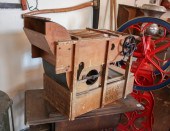ANTIQUE GRAIN SEED AND BEAN CL