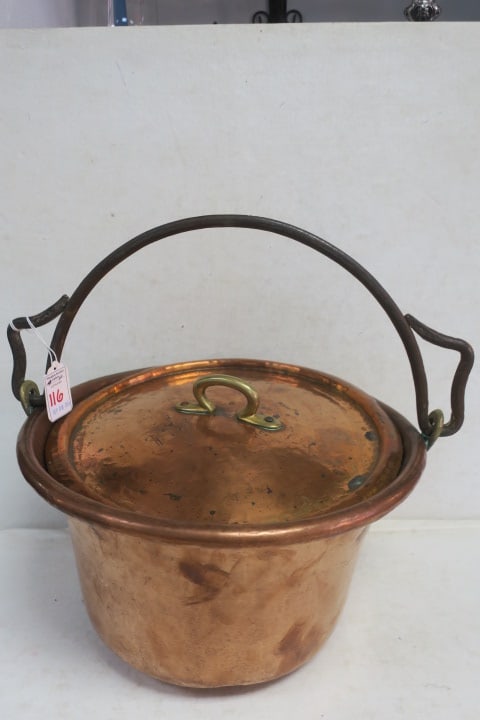 ANTIQUE HAND HAMMERED KETTLE WITH