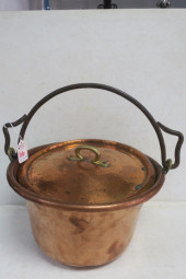 ANTIQUE HAND HAMMERED KETTLE W