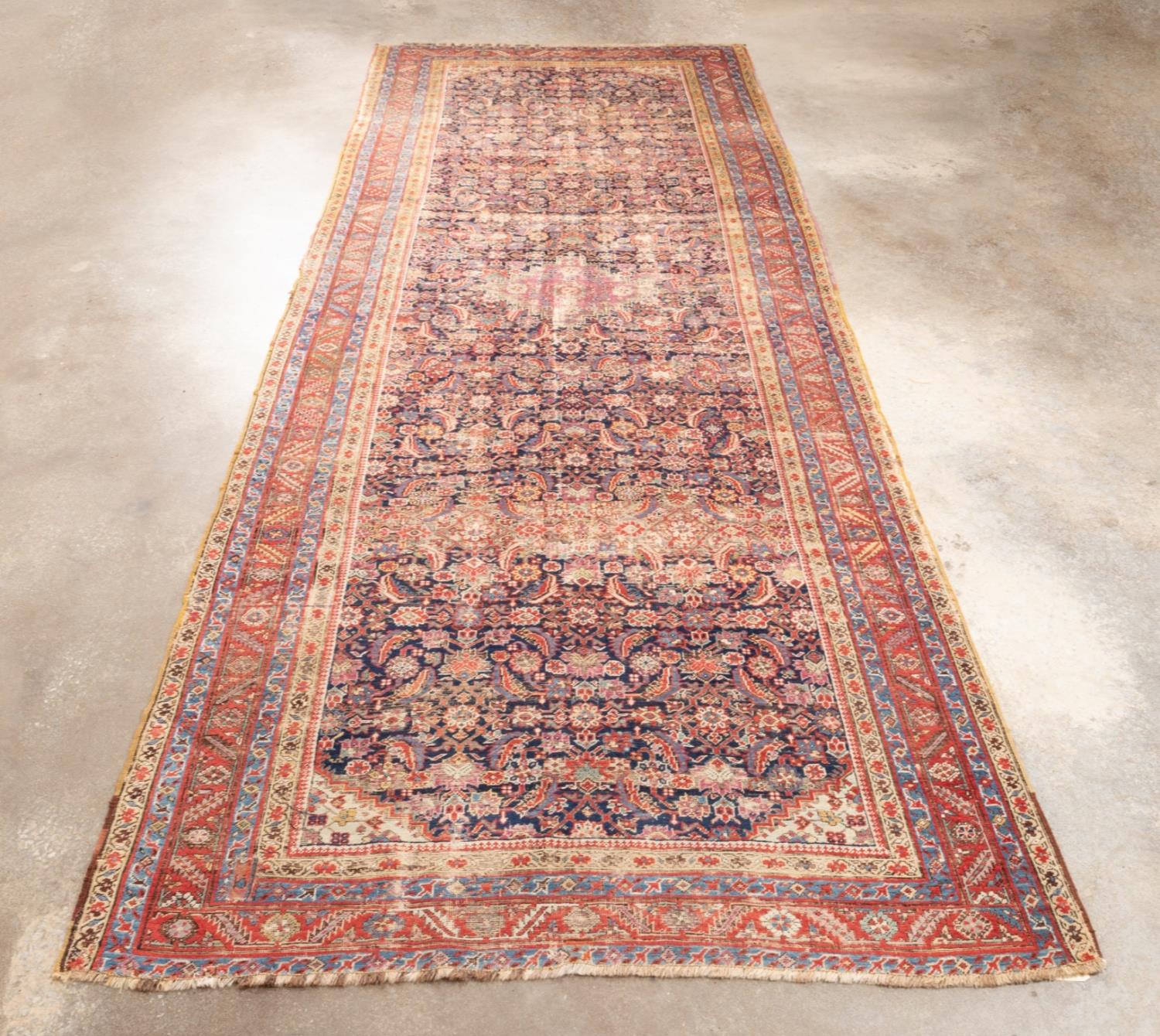 ANTIQUE HAND KNOTTED WOOL