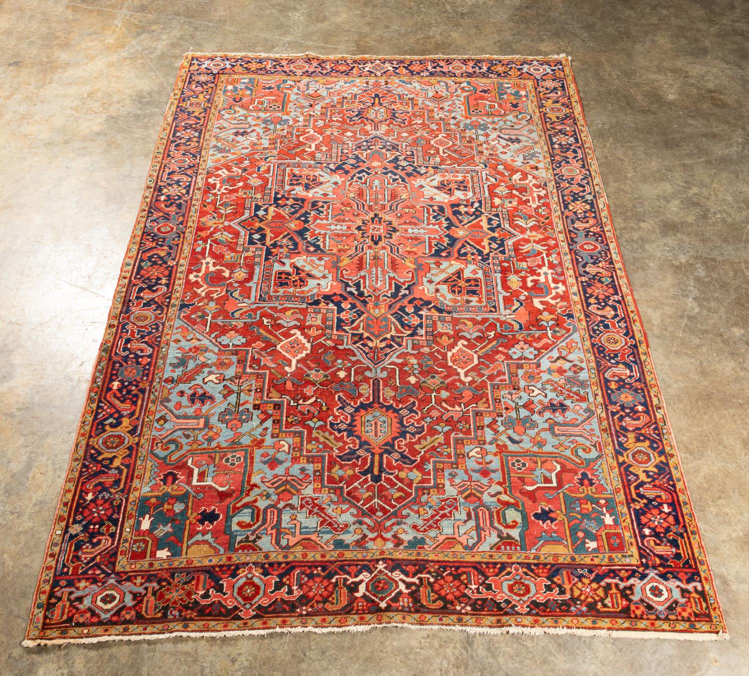 ANTIQUE HAND-WOVEN HERIZ RUG