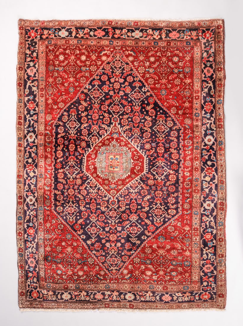 ANTIQUE HAND WOVEN PERSIAN RUG