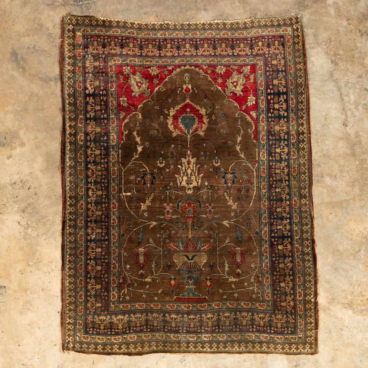 ANTIQUE HERIZ CARPET, 5'3" X