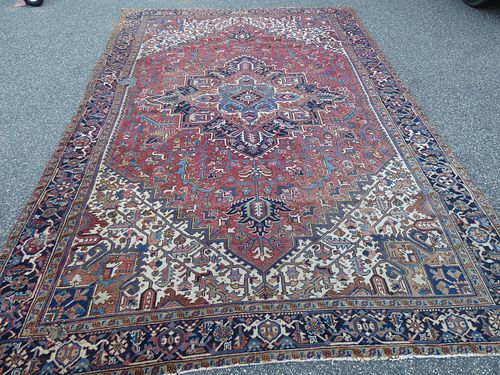 ANTIQUE HERIZ CARPETAntique Heriz
