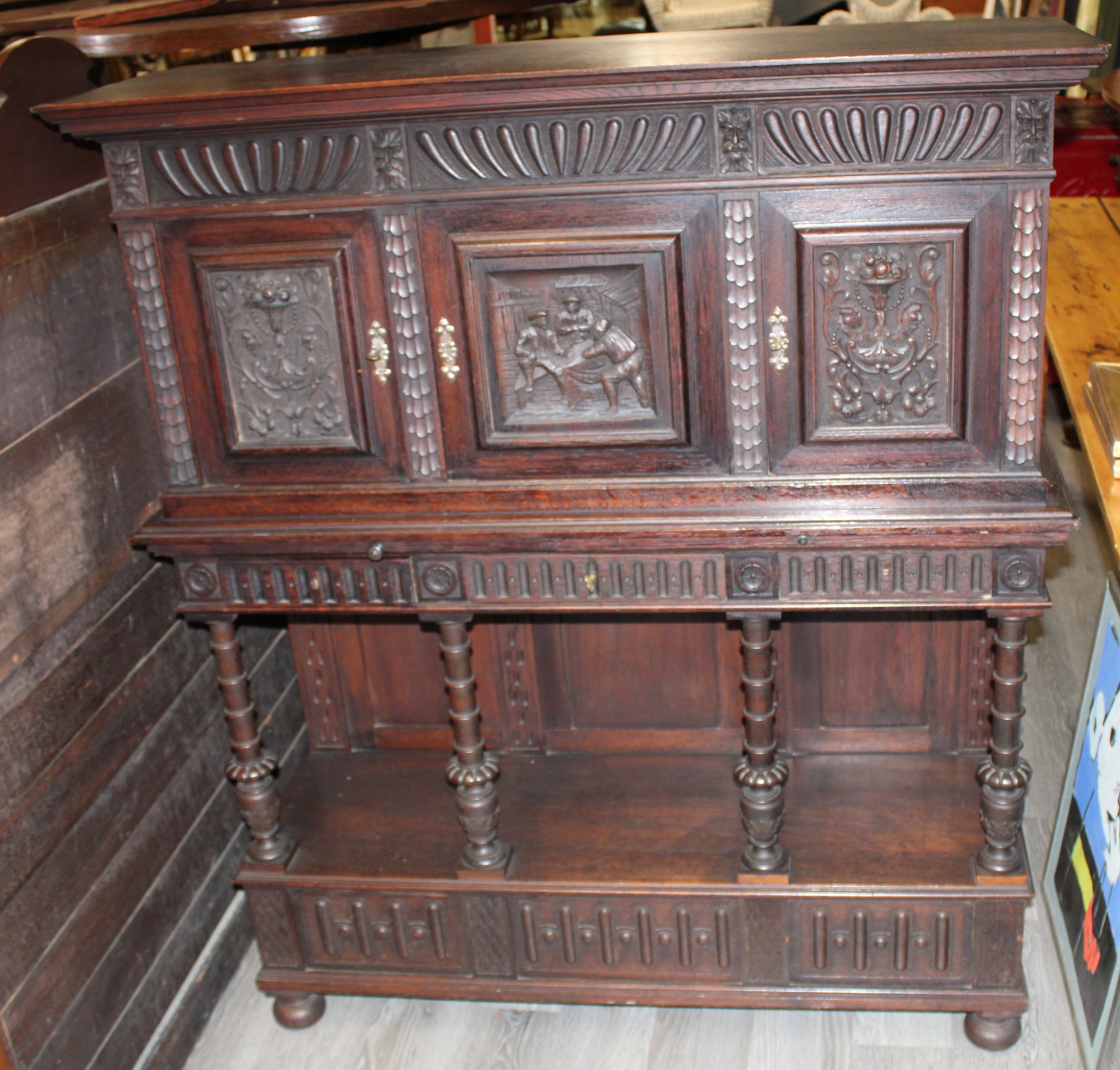 ANTIQUE HIGHLY CARVED TUDOR STYLE