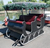 ANTIQUE HORSE-DRAWN SURREY SLE