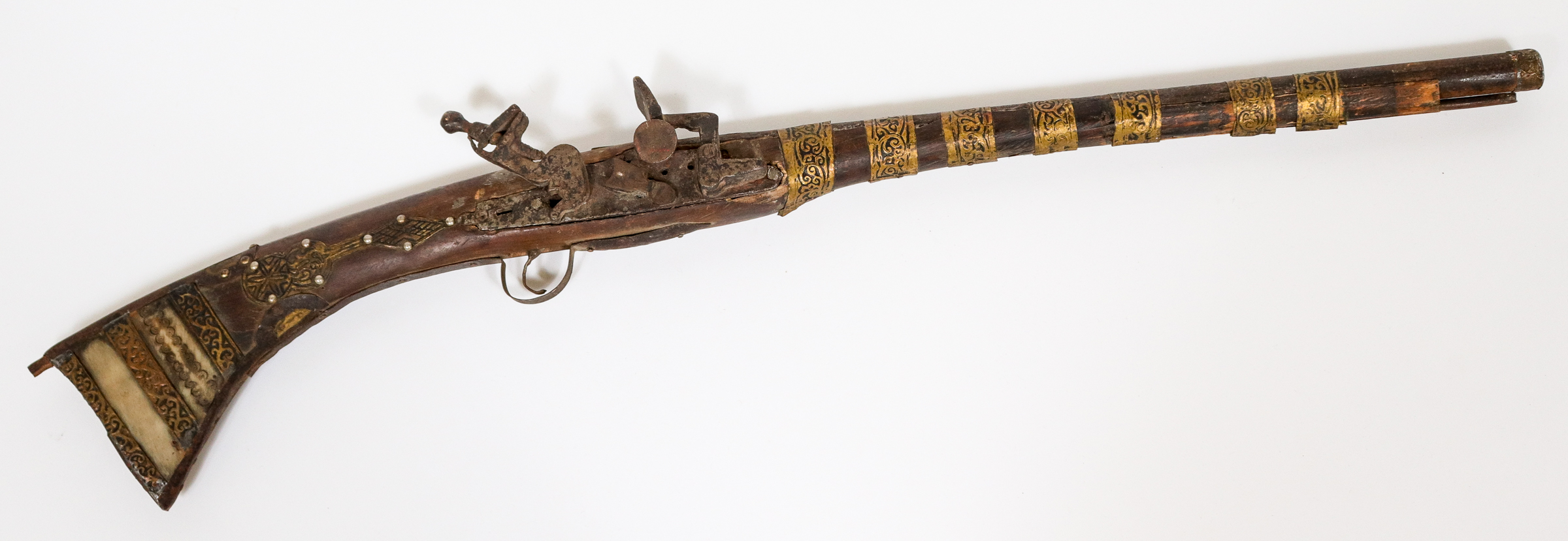 ANTIQUE INDIAN FLINTLOCK RIFLE
