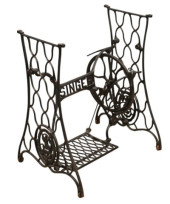 ANTIQUE IRON SINGER SEWING MAC