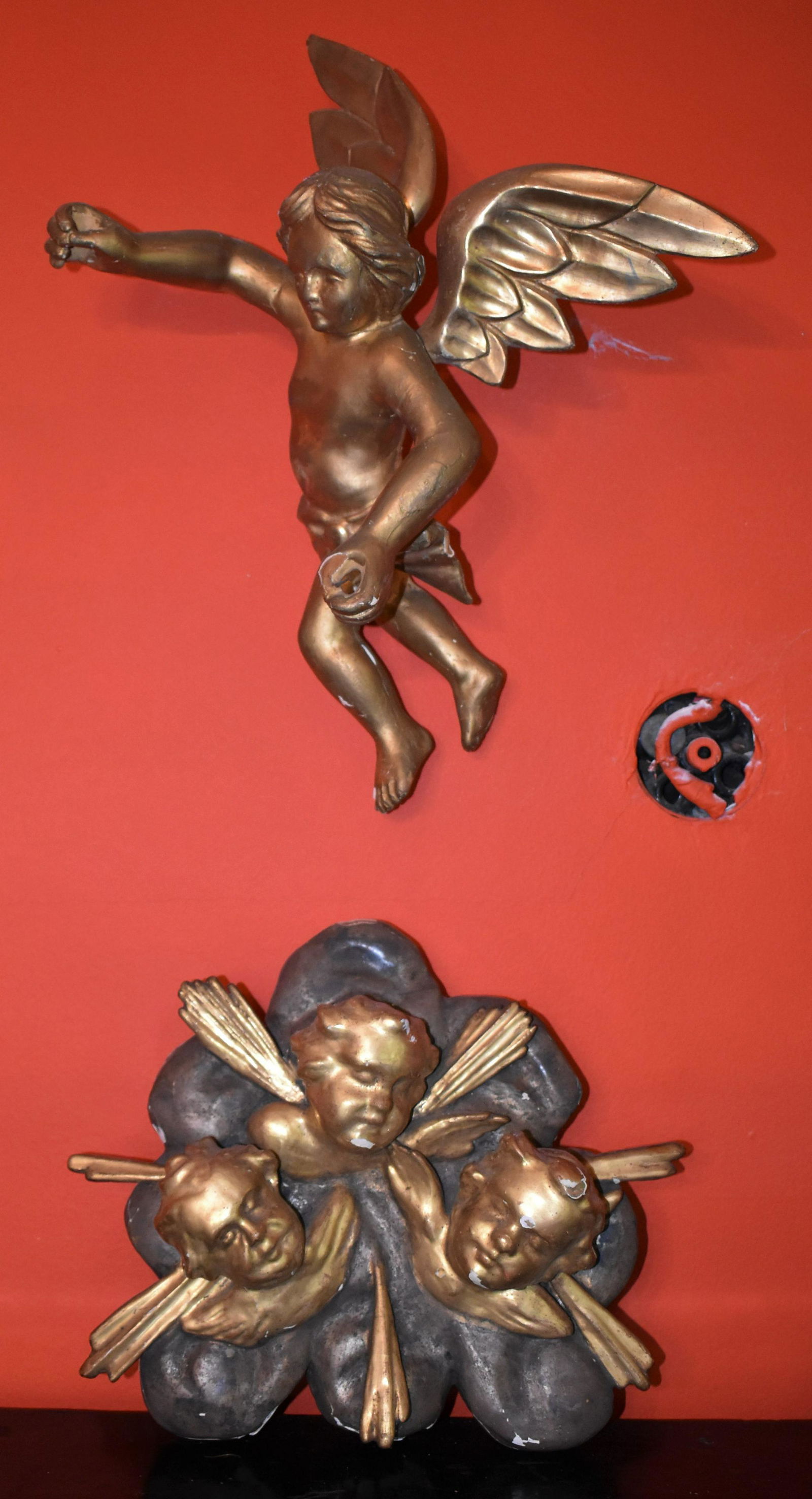 ANTIQUE ITALIAN GILT CARVED