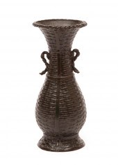 ANTIQUE JAPANESE BRONZE VASEAn