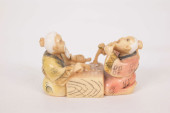 ANTIQUE JAPANESE CARVED BONE C