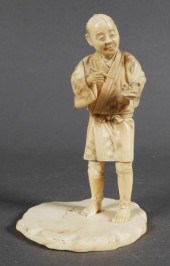 ANTIQUE JAPANESE IVORY CARVING