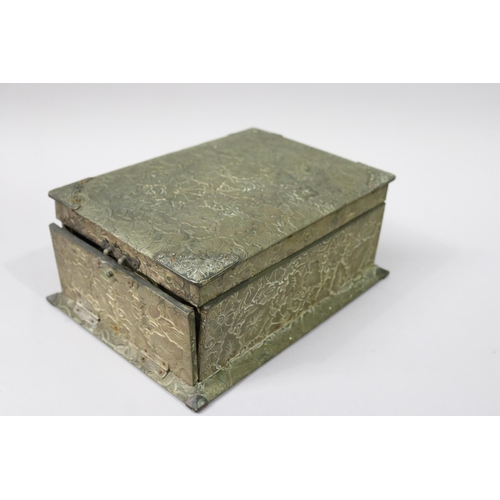 Antique Japanese jewelry box,